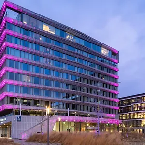 Moxy Houthavens Hotell